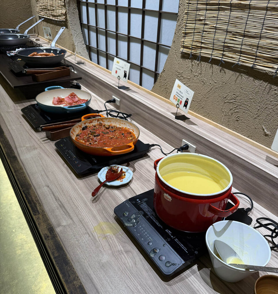 쿠로카와 유사이 온센 본관 조식 및 저녁식사 - 다양한 반찬