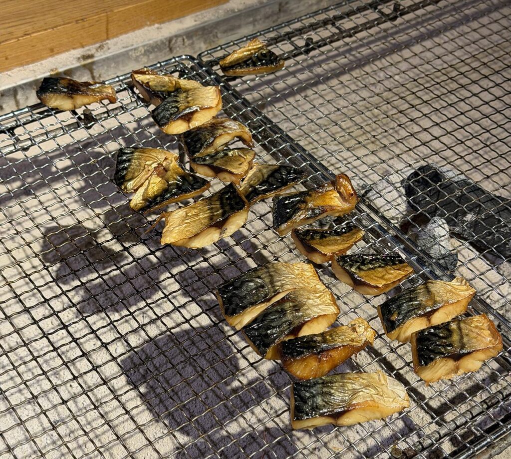 쿠로카와 유사이 온센 본관 조식 및 저녁 식사 - 생선 구이