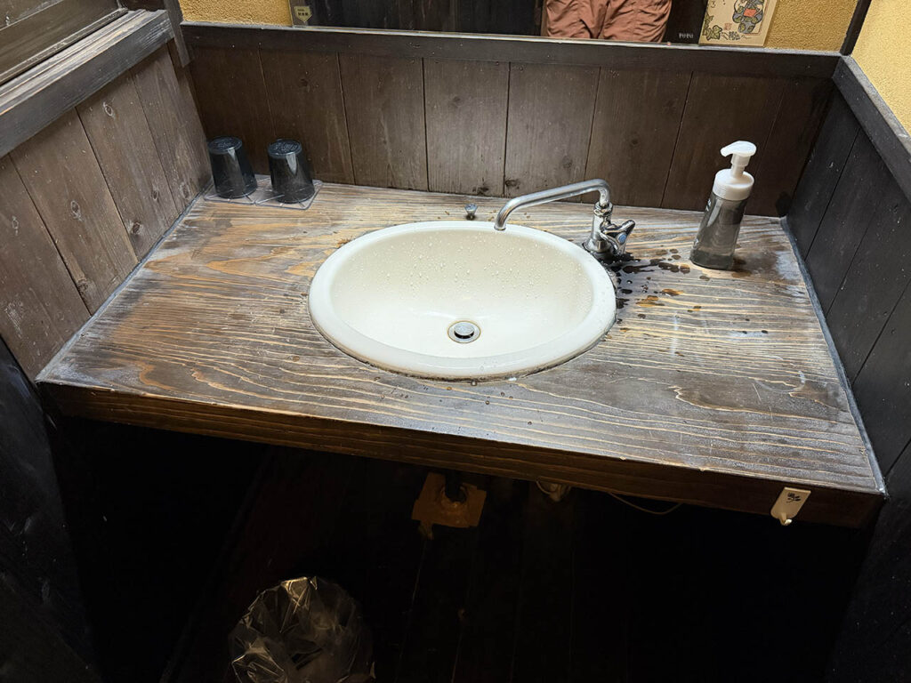 쿠로카와 유사이 온센 별관 객실 안내 - 세면대