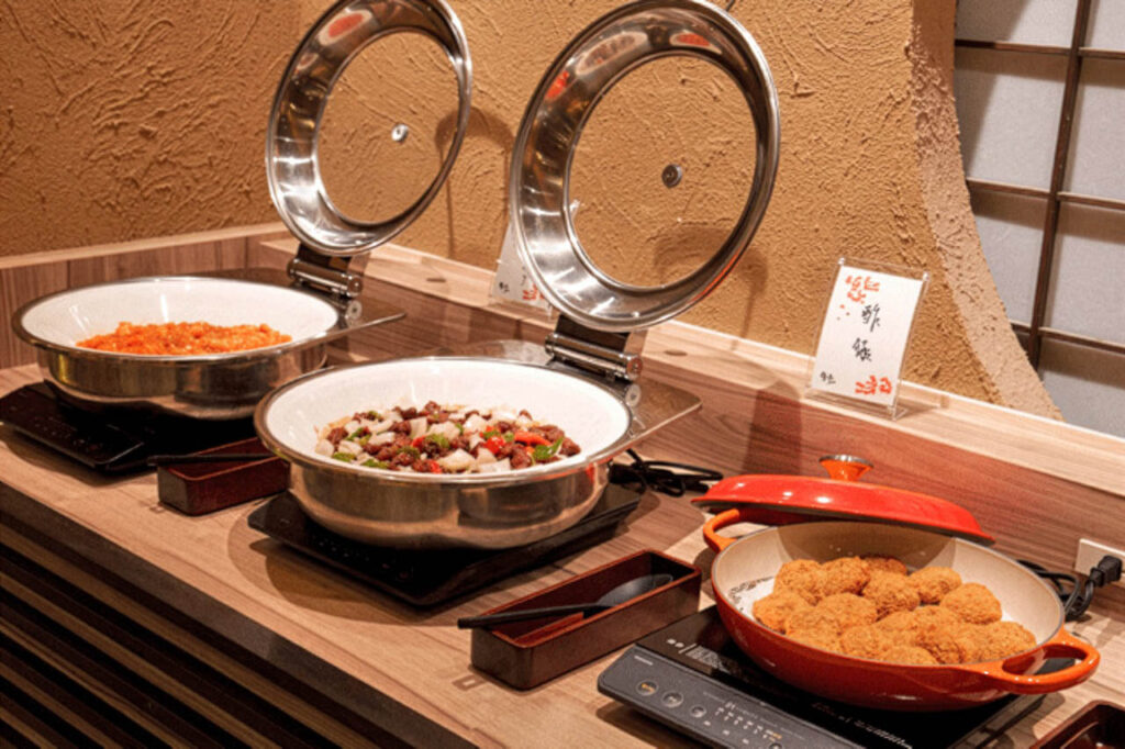 쿠로카와 유사이 온센 본관 조식 및 저녁 식사 - 다양한 음식