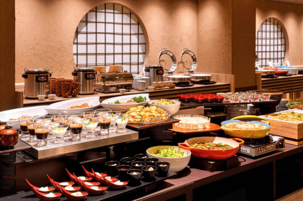 쿠로카와 유사이 온센 본관 조식 및 저녁 식사 - 다양한 음식