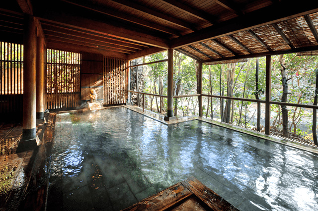 쿠로카와 유사이 온센 본관 온천 - 주사이