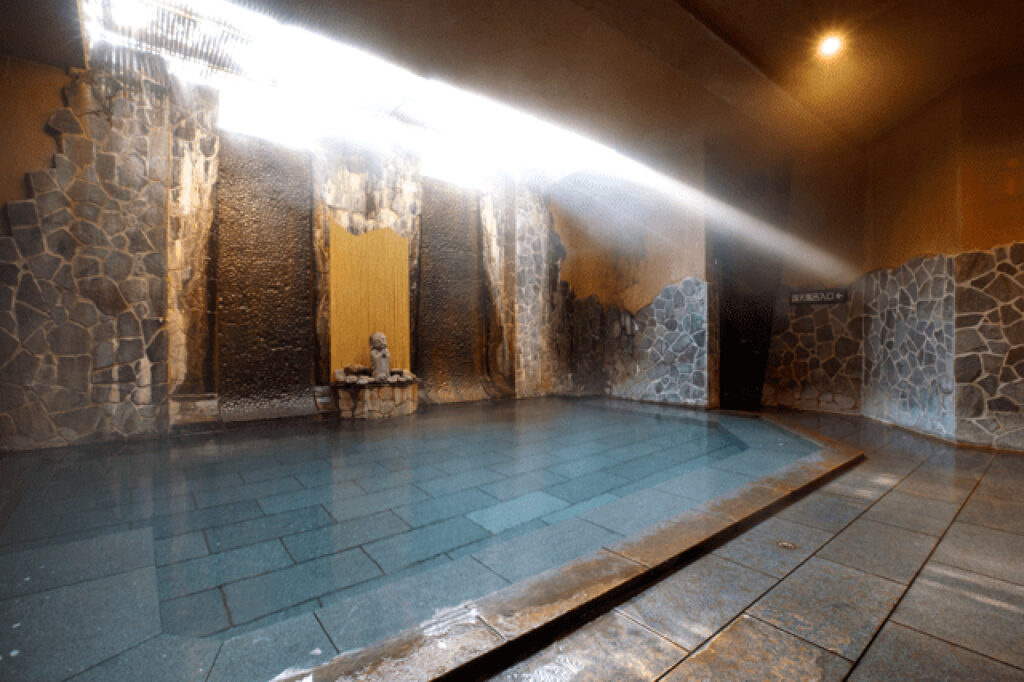 쿠로카와 유사이 온센 본관 온천 - 유타키